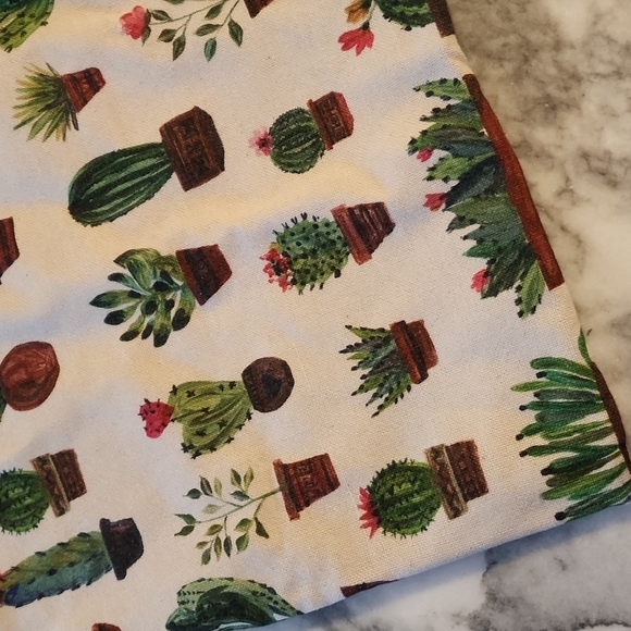 2 pillow cases cactus 🌵 - Picture 2 of 4